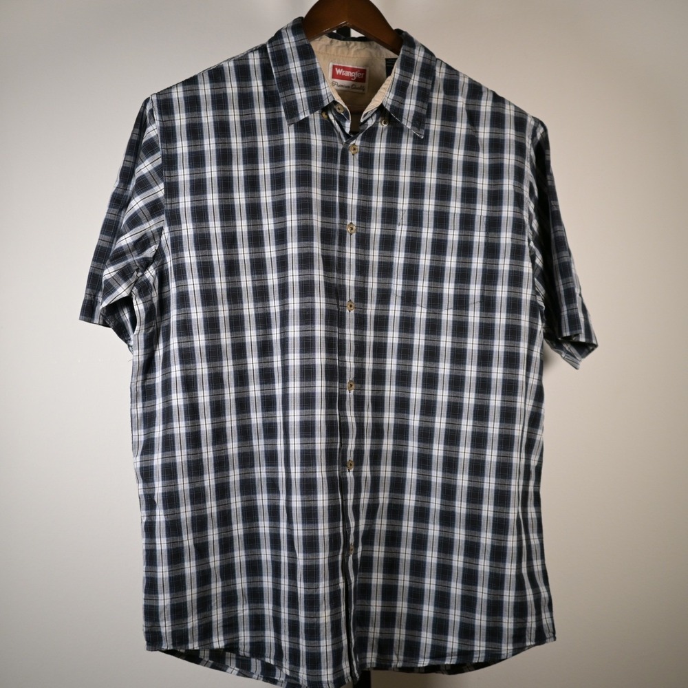Wrangler Premium Quality Mens Large Navy Blue Plaid Short Sleeve Button Down - Picture 1 of 7